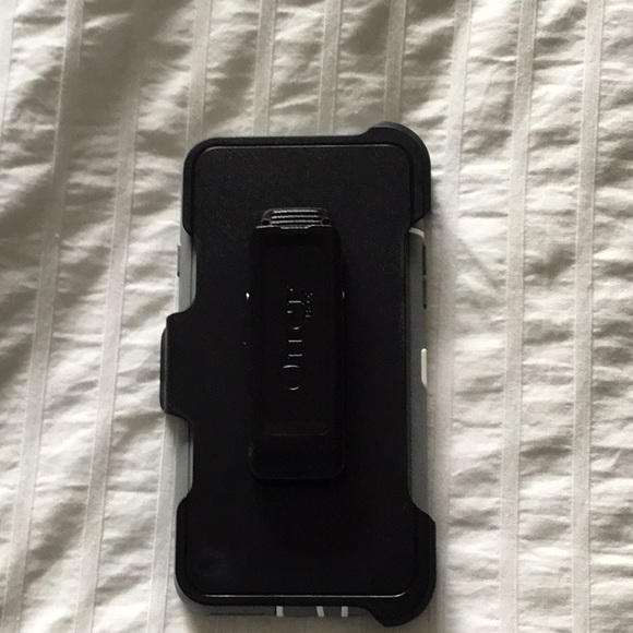 Otter box phone case - Picture 2 of 3